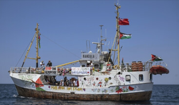 Siyonist terör devleti İsrail, Gazze’ye insani yardım götüren Hanzala gemisine baskın düzenledi