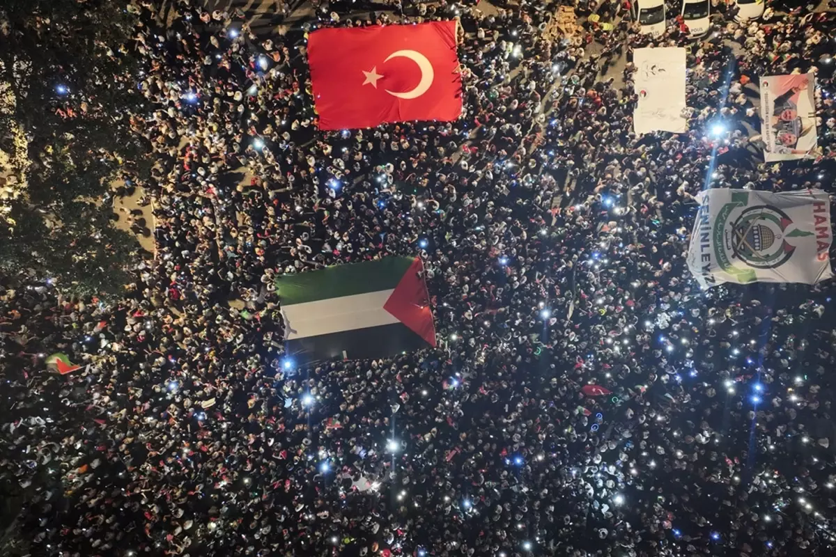 İstanbul’da binlerce kişi Gazze için yürüdü