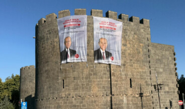 Diyarbakır Surları, Bahçeli posterleriyle donatıldı