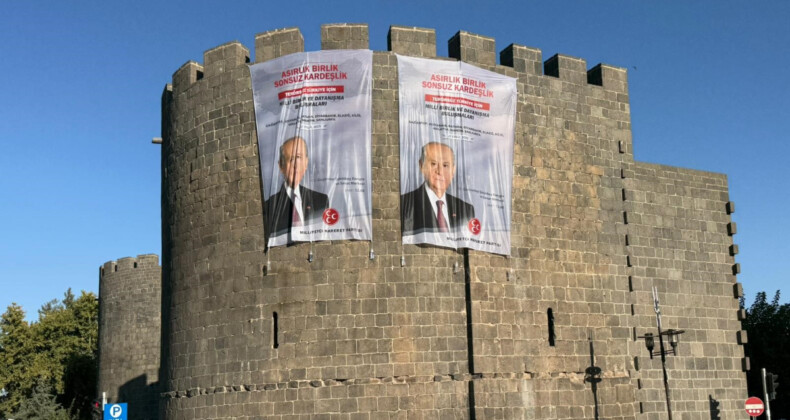 Diyarbakır Surları, Bahçeli posterleriyle donatıldı