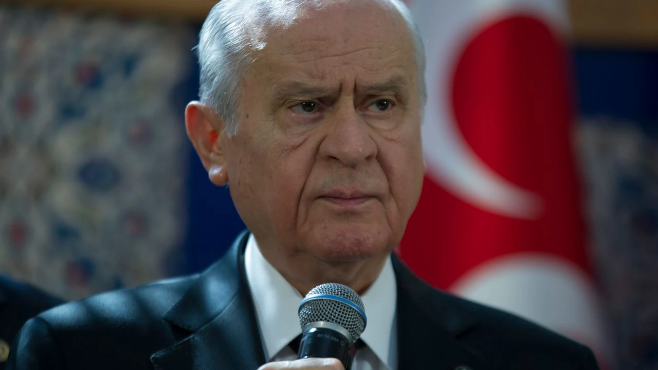 Türk milletini yok etmeye çalışanların ensesinde bozkurtun nefesini hissettirmeye yeminliyiz