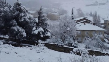 Yoğun Kar Yağışı Türkiye’de Eğitimi Durdurdu: 29 Aralık 2025’te Okullar Tatil!