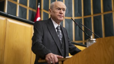 Gazi Meclis aciz Meclis değildir. Gazi Meclis kürsü işgaliyle üçüncü dünya ülkelerini andıracak bir Meclis değildir.