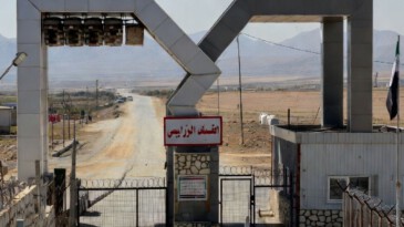 Suriye gümrük kapılarını kapatıyor