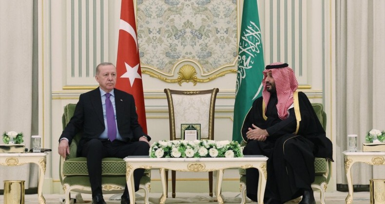 Suudi Arabistan 2 milyar dolarlık enerji anlaşması imzaladık