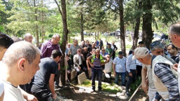 Ayhan Küçükaslan defnedildi