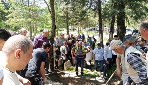 Ayhan Küçükaslan defnedildi